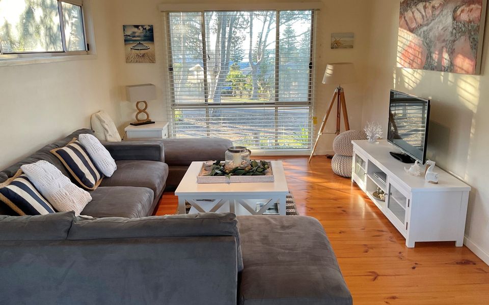 The Blue House at Durras