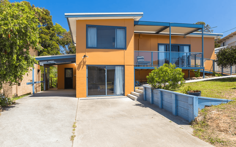 104 Tallawang Avenue, Malua Bay