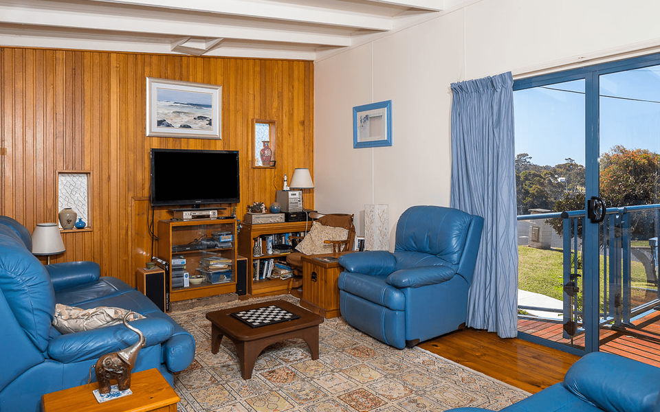 104 Tallawang Avenue, Malua Bay