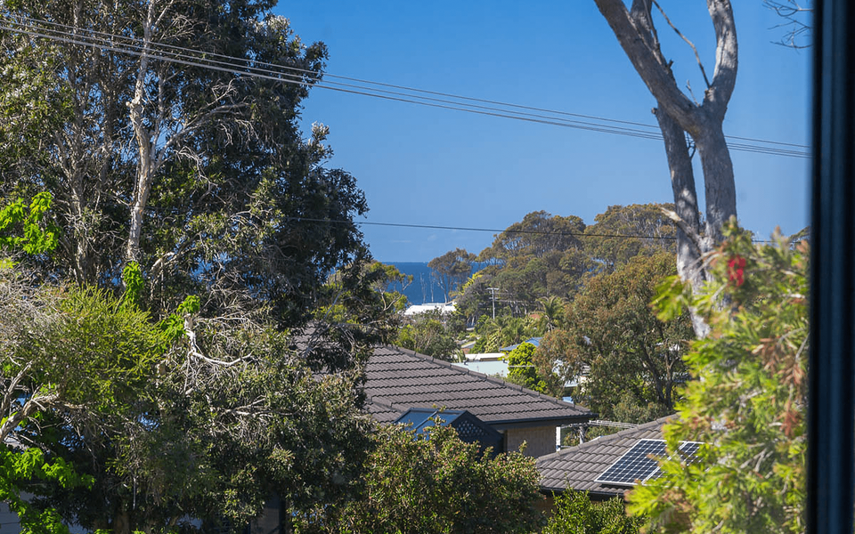 104 Tallawang Avenue, Malua Bay