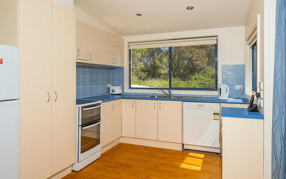 104 Tallawang Avenue, Malua Bay