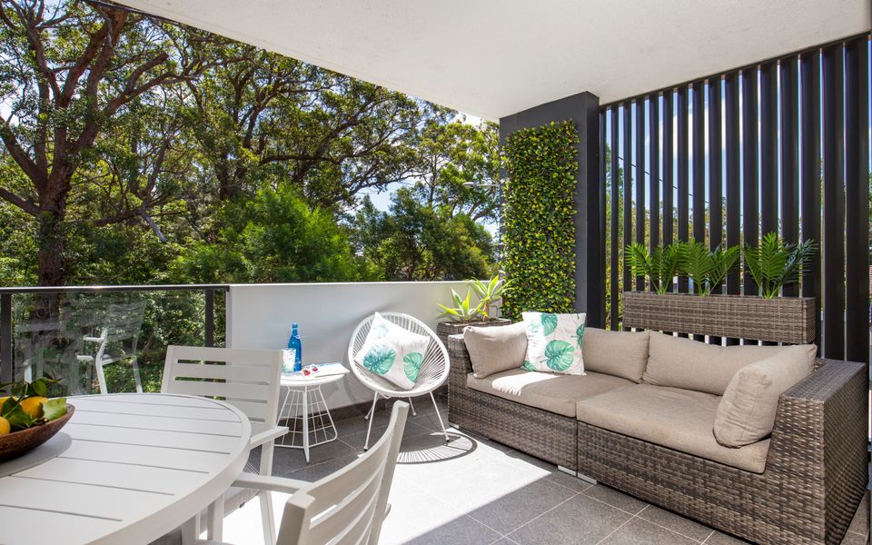 Obsidian Blue Huskisson