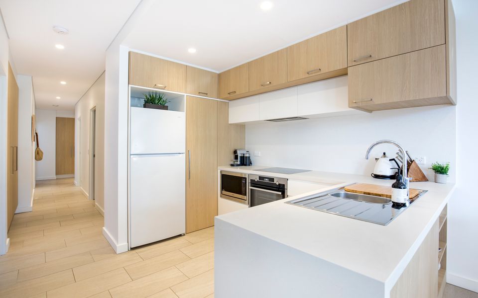 Latitude South Coast - huskisson accommodation full kitchen with oven and fridge