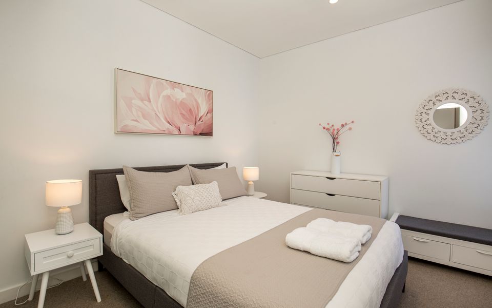 Obsidian Blue Huskisson