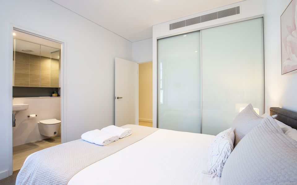 Obsidian Blue Huskisson