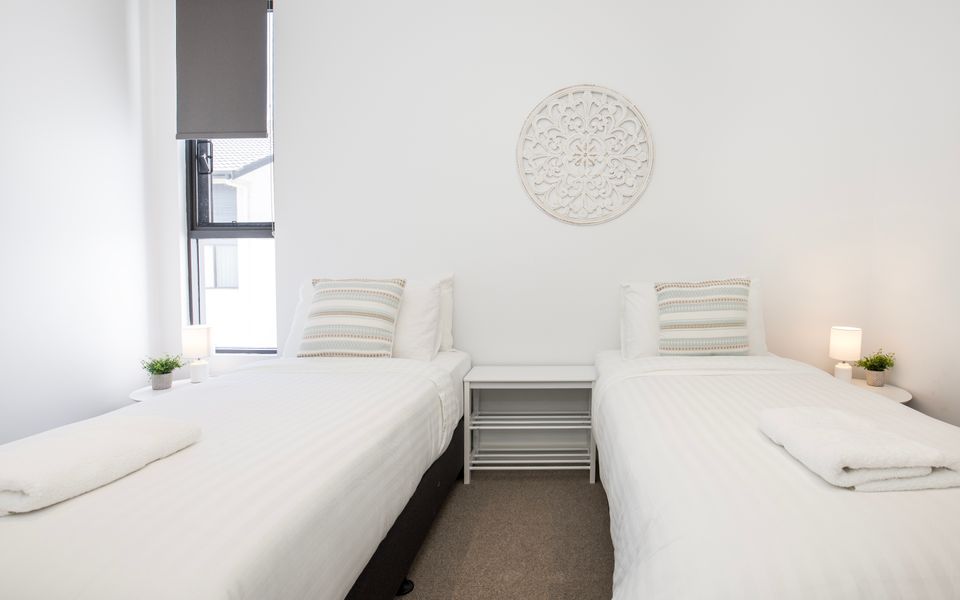 Obsidian Blue Huskisson