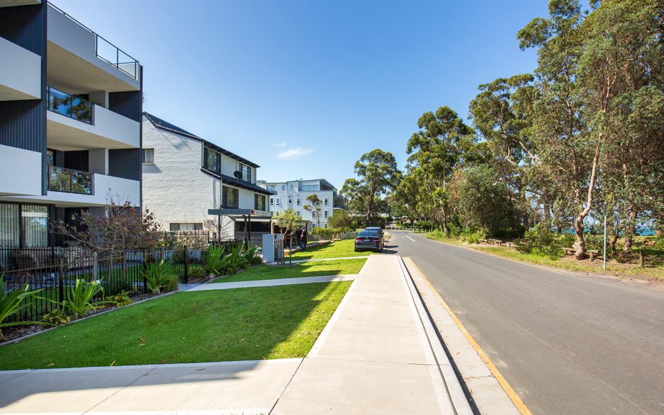 Obsidian Blue Huskisson