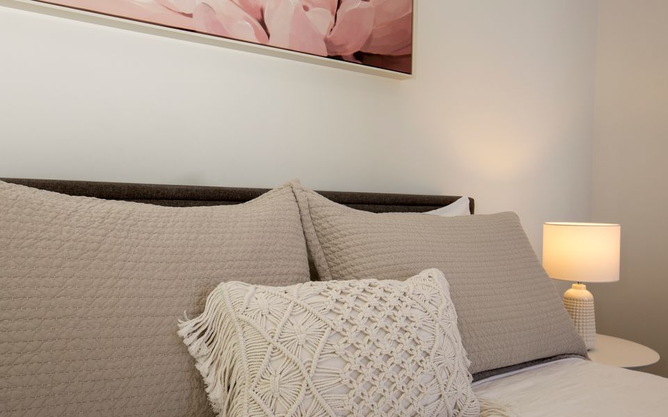 Obsidian Blue Huskisson