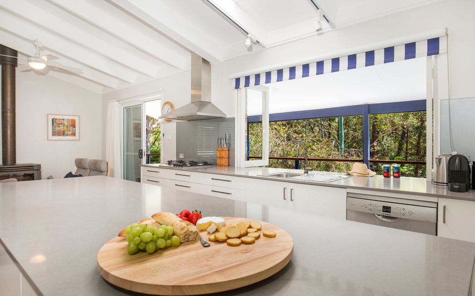 Latitude South Coast - jervis bay accommodation kitchen