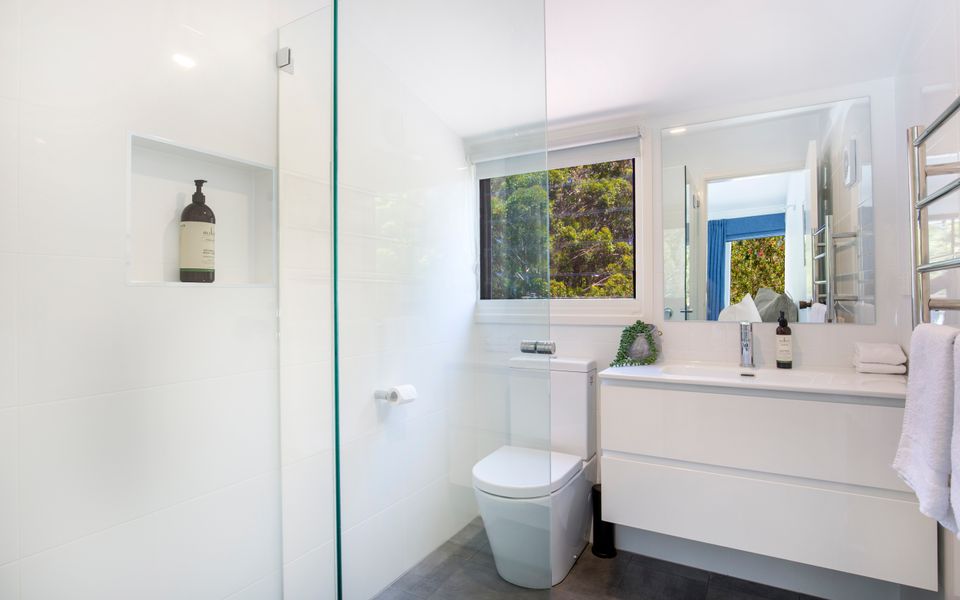 Latitude South Coast - jervis bay accommodation bathroom