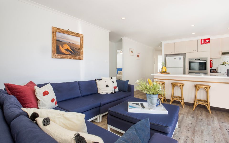 Latitude South Coast - accommodation jervis bay living room and kitchen