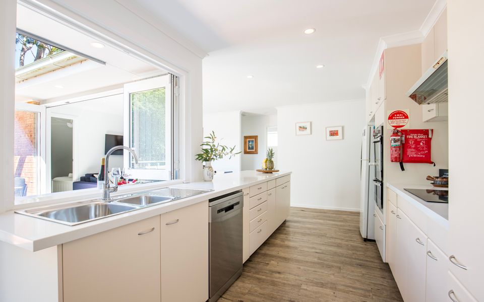 Latitude South Coast - accommodation jervis bay kitchen