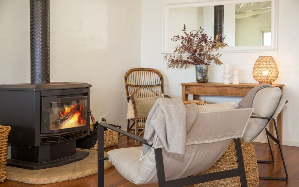 Latitude South Coast - vincentia holiday rentals indoor fireplacee
