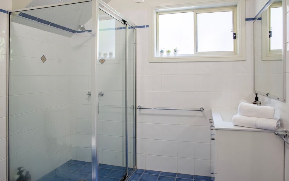 Latitude South Coast - vincentia holiday rentals bathrrom and shower