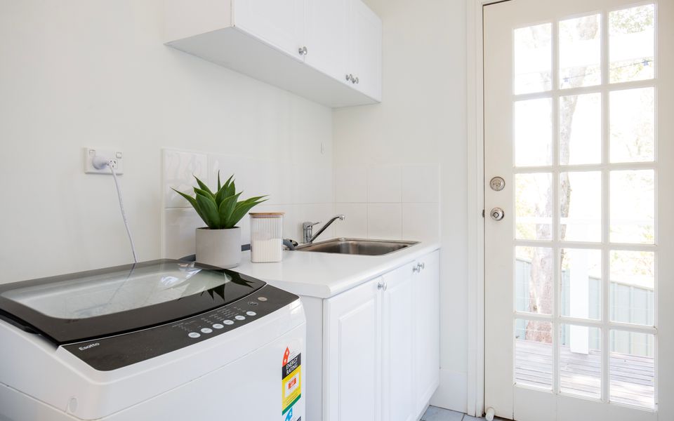 Latitude South Coast - vincentia holiday rentals laundry with washer