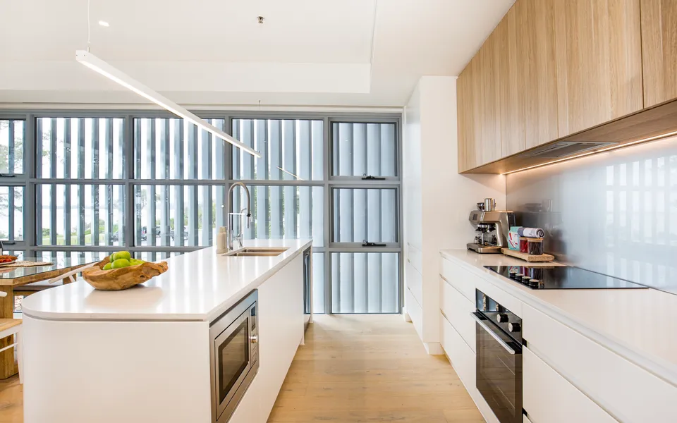 Latitude South Coast - jervis bay holiday rentals full kitchen with oven and dish washer