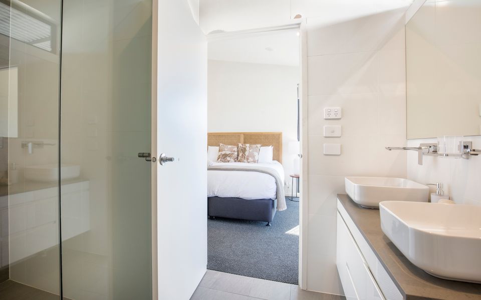 Latitude South Coast - south coast accommodation main bedroom ensuit with two sinks