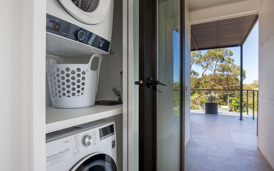 Latitude South Coast - south coast accommodation washer and dryer