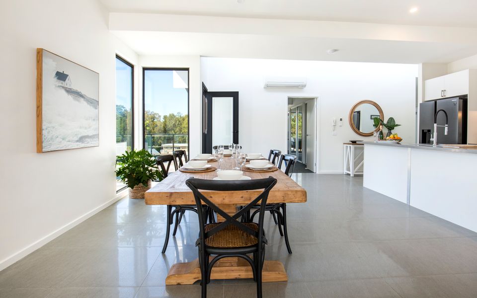 Latitude South Coast - south coast accommodation dining room