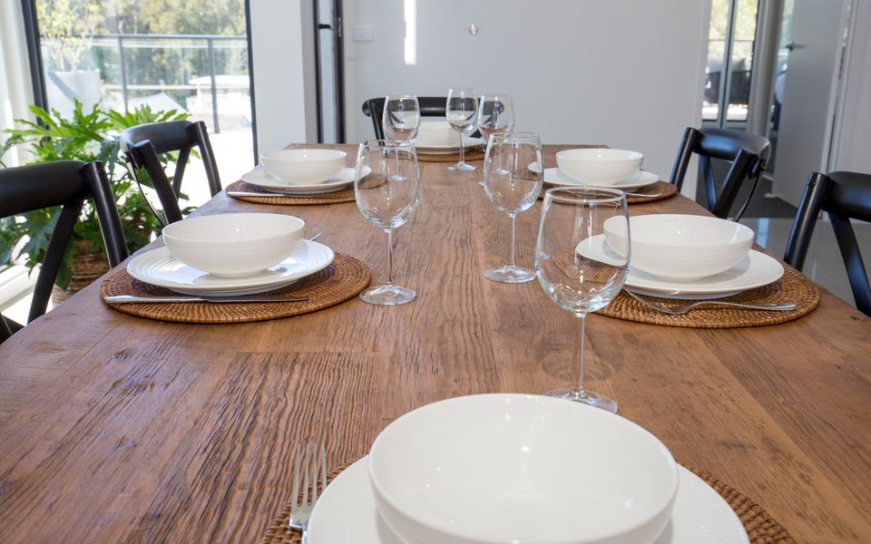 Latitude South Coast - south coast accommodation dining table set