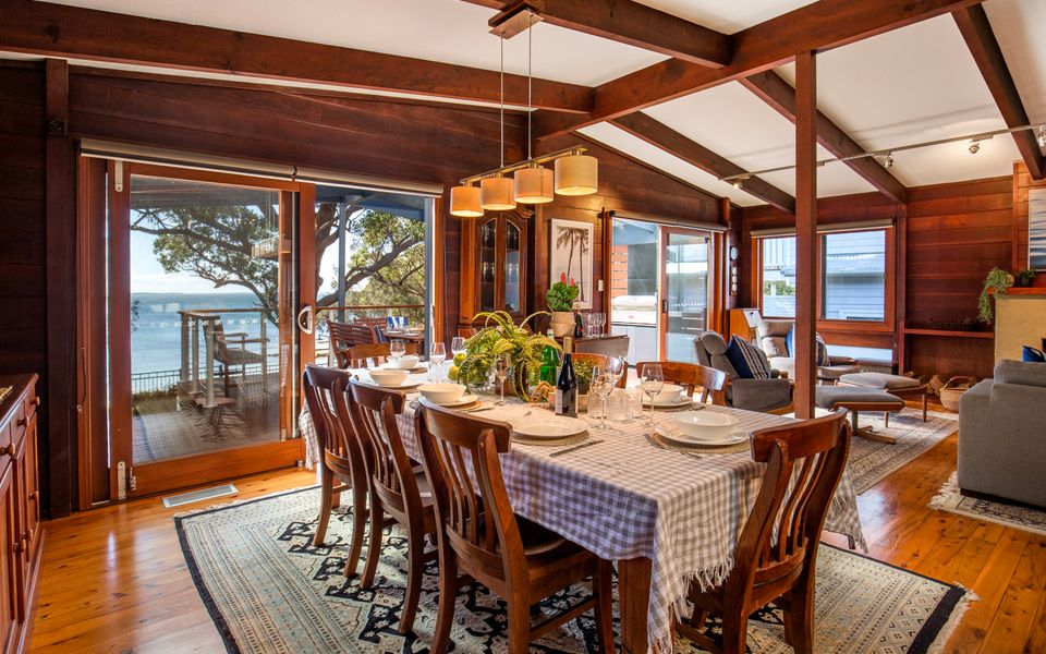 Latitude South Coast - vincentia pet friendly accommodation dining and living room