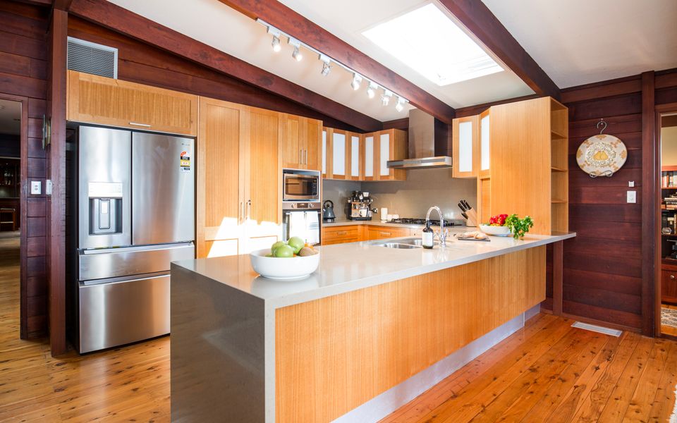 Latitude South Coast - vincentia pet friendly accommodation kitchen