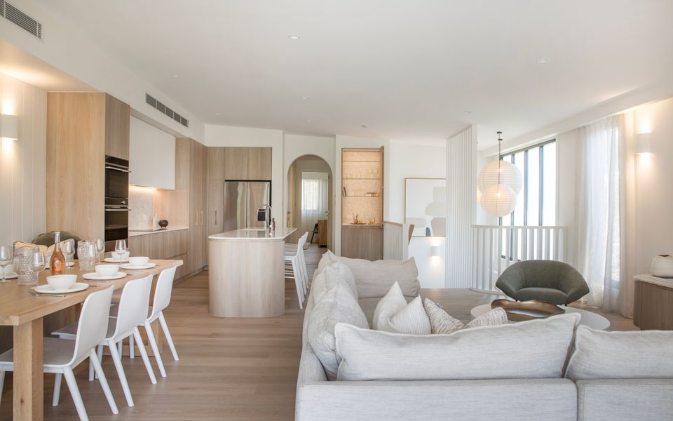 Latitude South Coast - jervis bay holiday rentals dining and living room