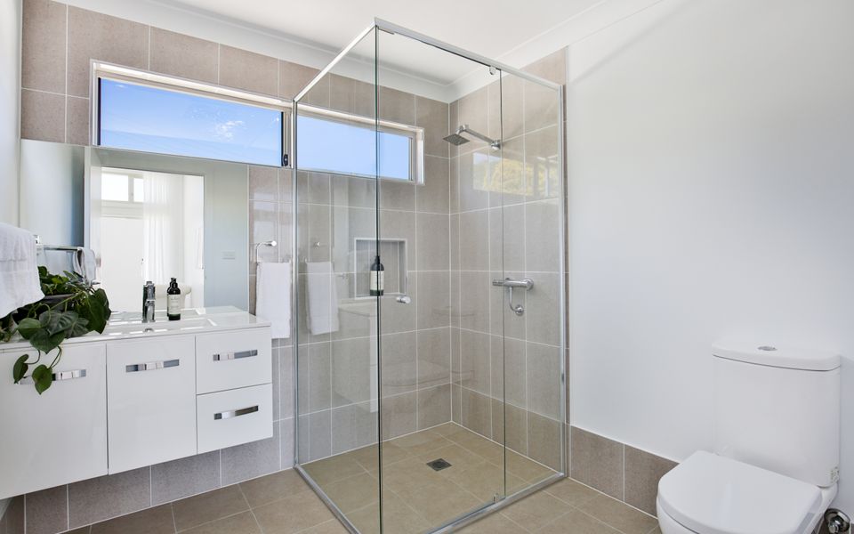 Latitude South Coast - jervis bay accommodation bathroom with shower
