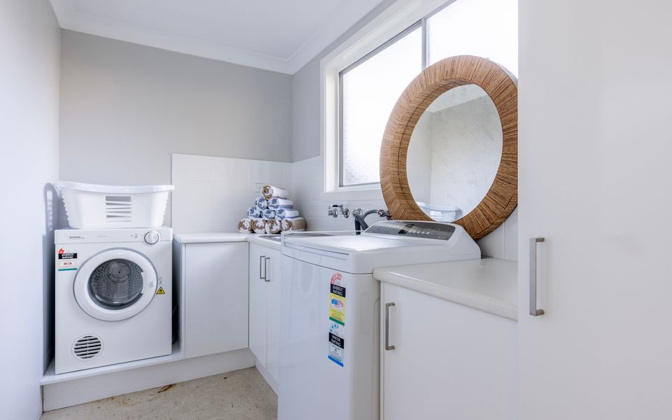Latitude South Coast - huskisson accommodation laundry room