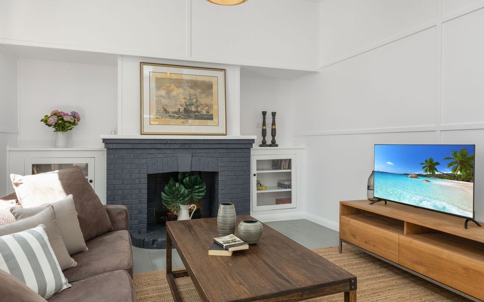 Latitude south coast - family and living room of huskisson accommodation