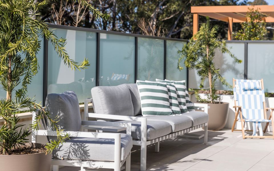 Latitude South Coast - huskisson accommodation outdoor dining and entertainment area