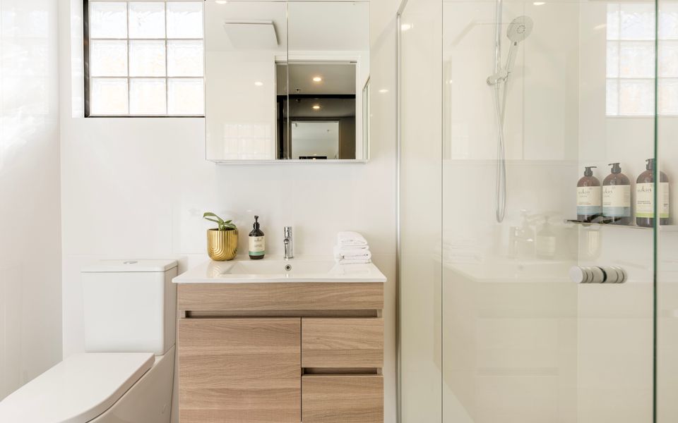 Latitude South Coast - huskisson accommodation bathroom