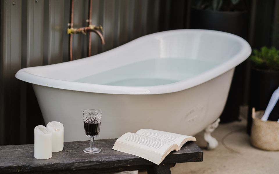 Latitude south coast - berry south coast accommodation bathroom bath