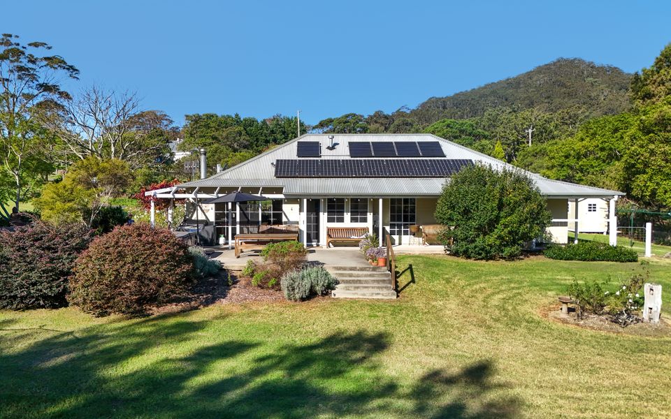 The Byres – Quaint Country Cottage with EV Charger