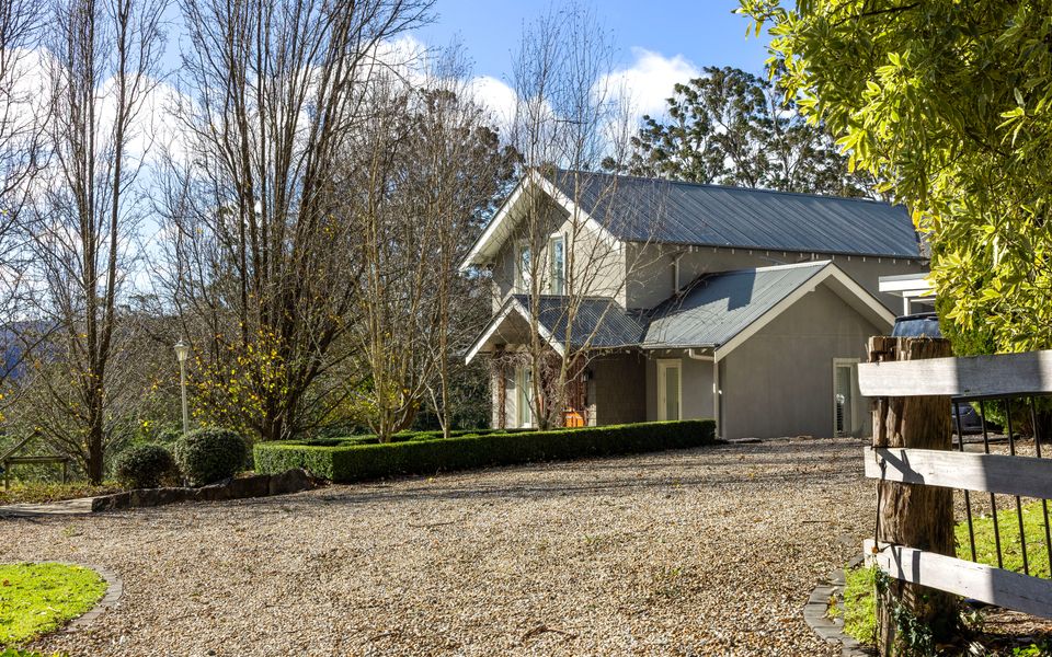 Mulgrave House – By Latitude South Coast