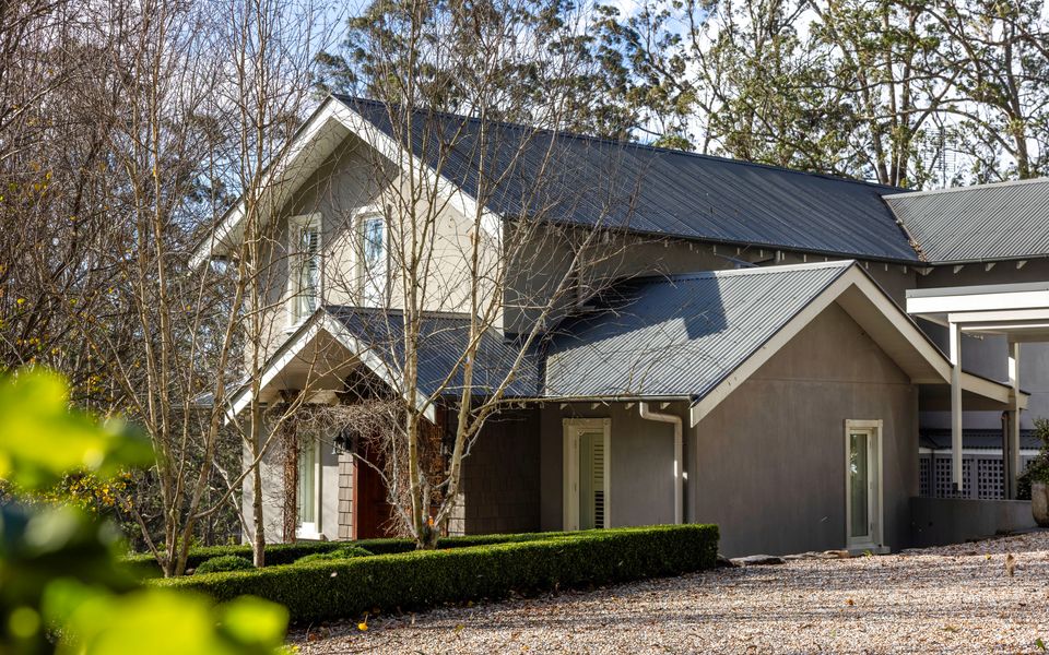 Mulgrave House – By Latitude South Coast