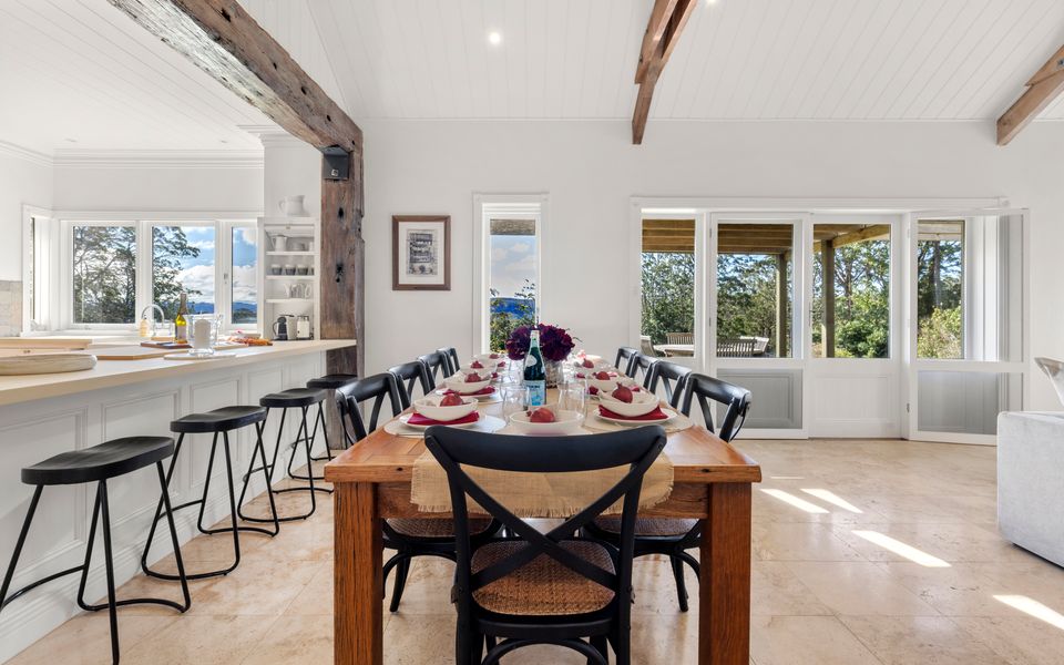 Mulgrave House – By Latitude South Coast