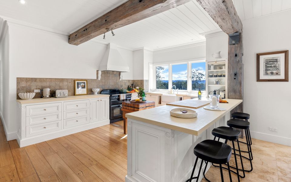 Mulgrave House – By Latitude South Coast