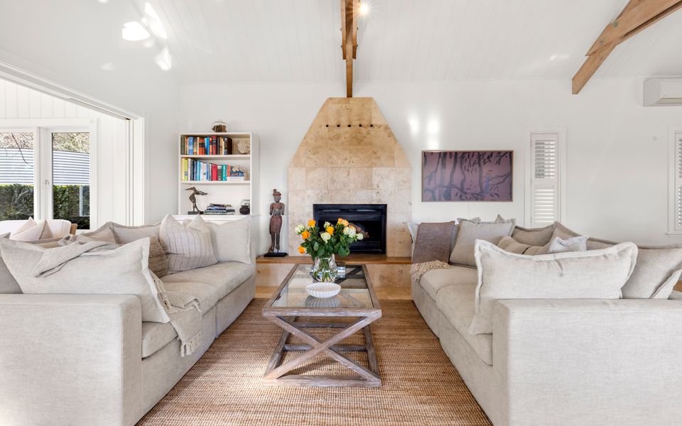 Mulgrave House – By Latitude South Coast