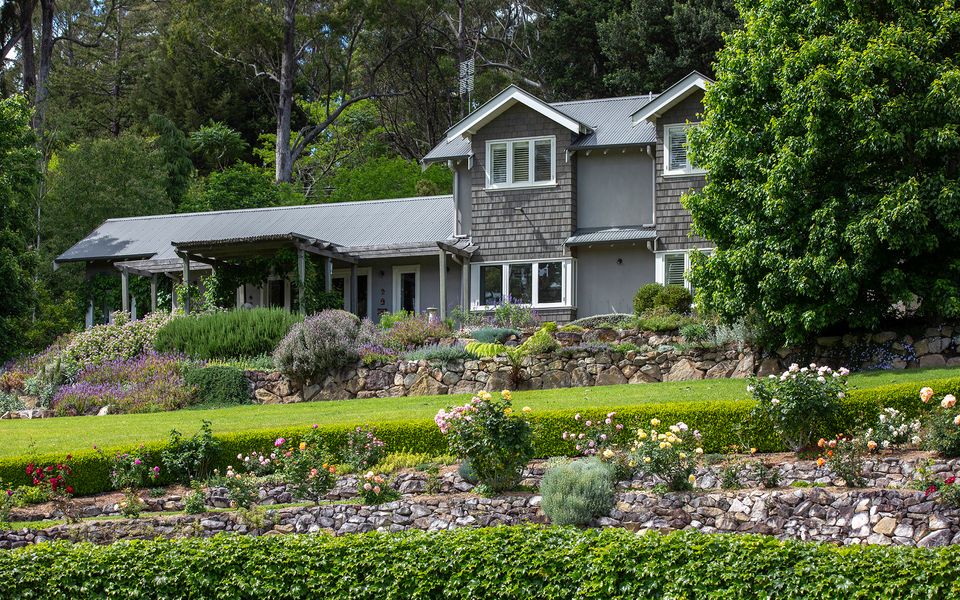 Mulgrave House – By Latitude South Coast