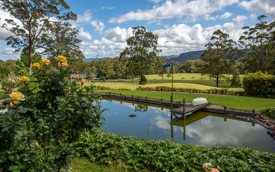 Mulgrave House – By Latitude South Coast