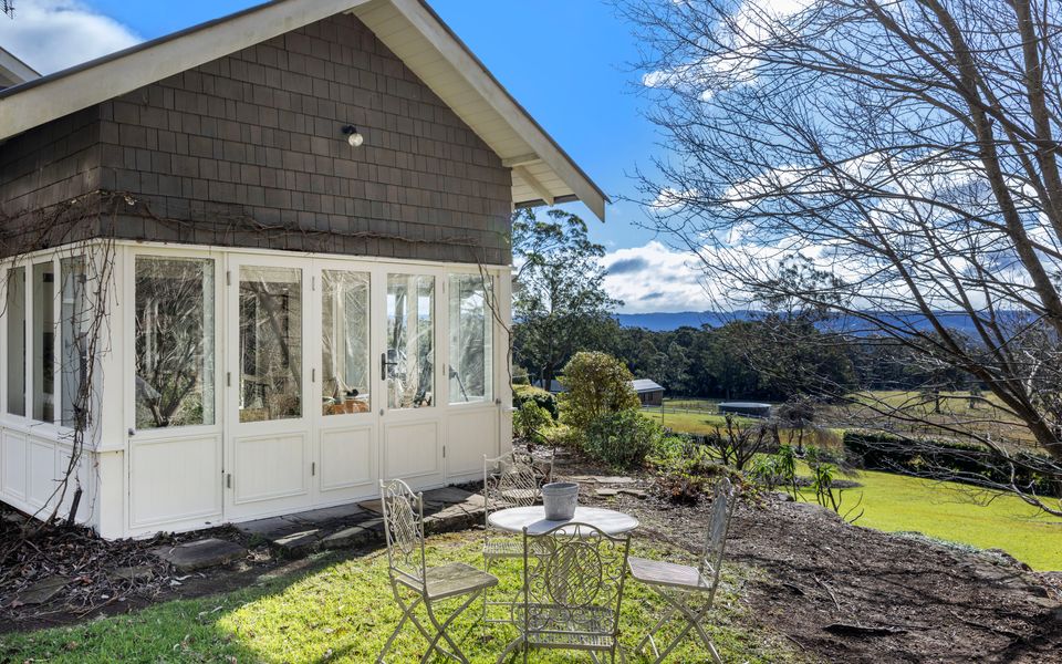 Mulgrave House – By Latitude South Coast