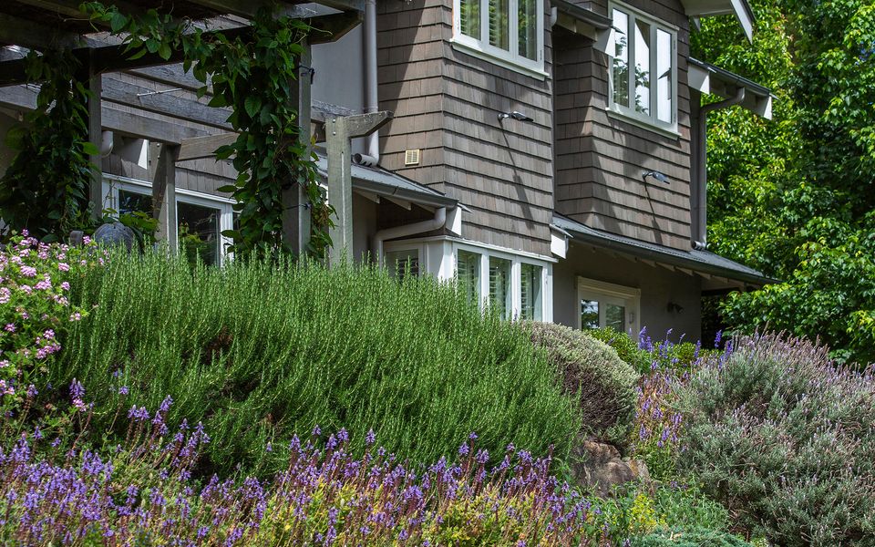 Mulgrave House and Cottage – By Latitude South Coast