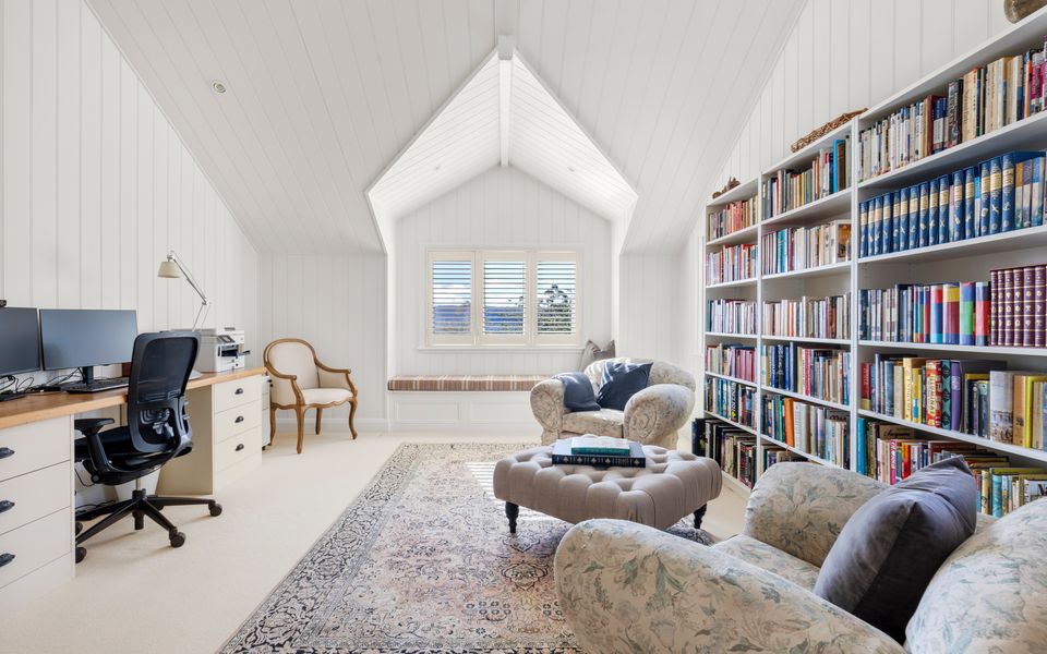 Mulgrave House and Cottage – By Latitude South Coast