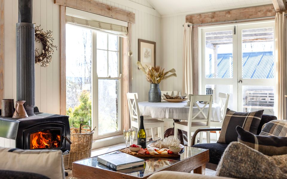 Mulgrave House and Cottage – By Latitude South Coast