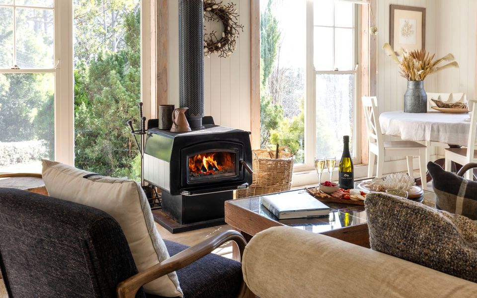 Mulgrave House and Cottage – By Latitude South Coast