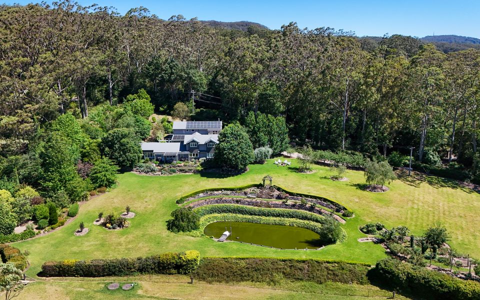 Mulgrave House and Cottage – By Latitude South Coast