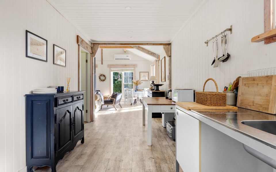 Mulgrave House and Cottage – By Latitude South Coast