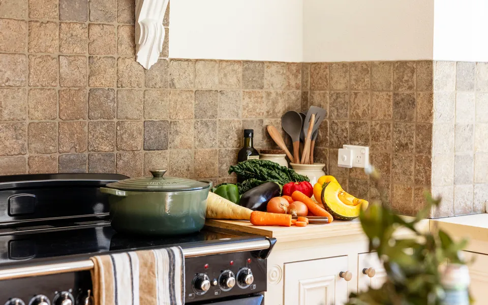 Mulgrave House and Cottage – By Latitude South Coast