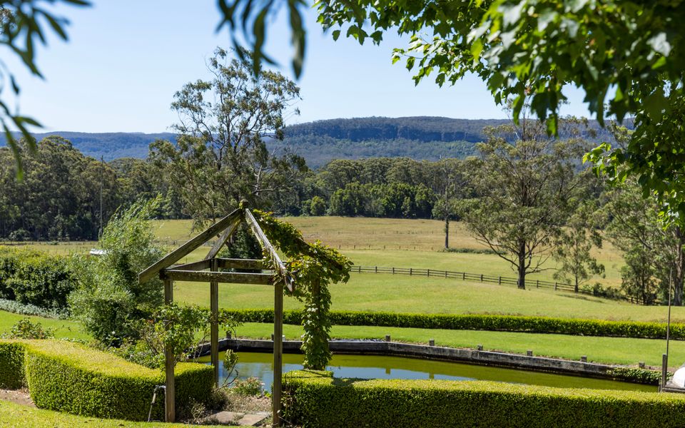 Mulgrave House and Cottage – By Latitude South Coast